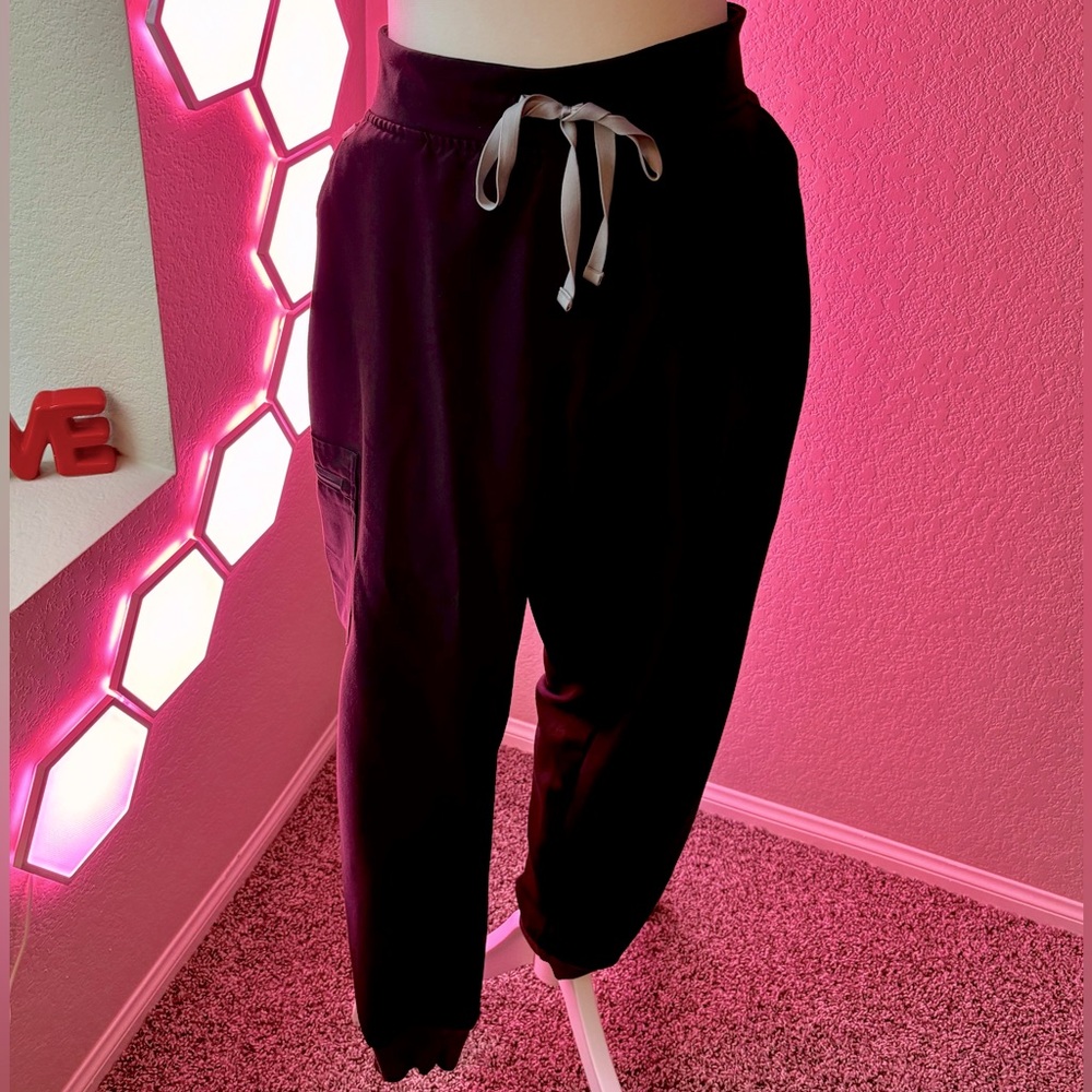 FIGS Black Scrub Bottom